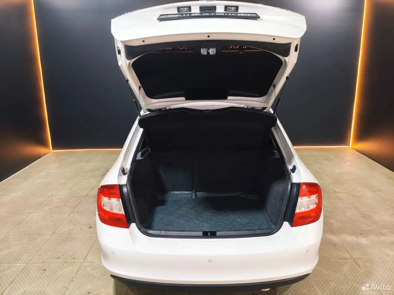Skoda Rapid 1.6 MT, 2014, 104 000 км