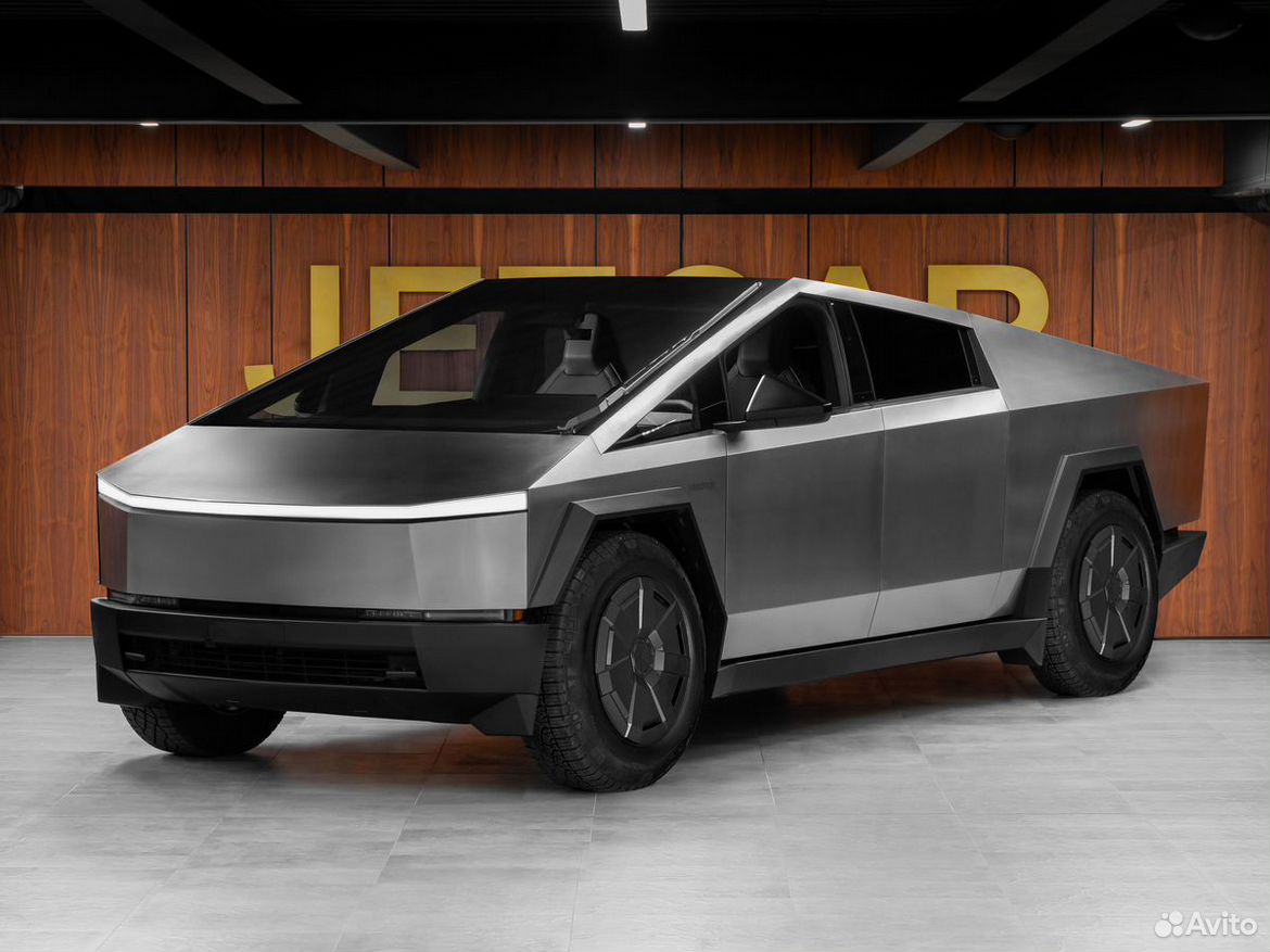 Tesla Cybertruck AT, 2024, 140 км