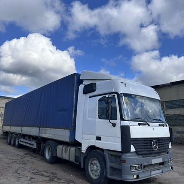 Седельный тягач Mercedes-Benz Actros с полуприцепом, 1999